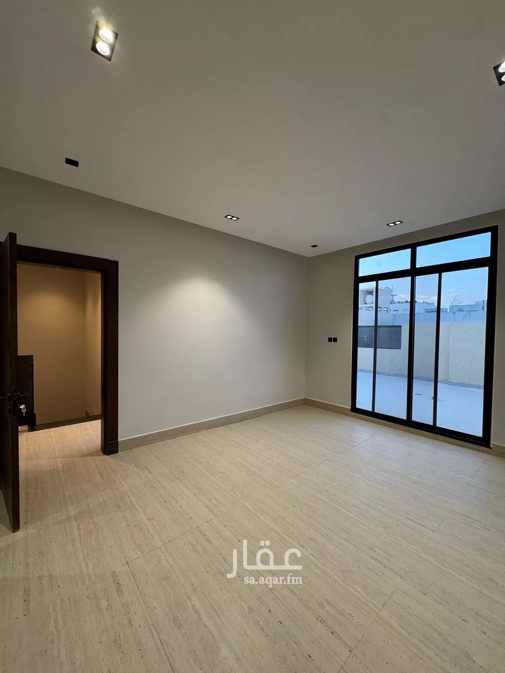 دور 3 غرف في العارض 10