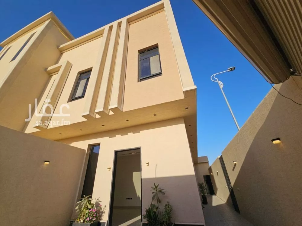 5 bedroom floor in Al Munsiyah 3