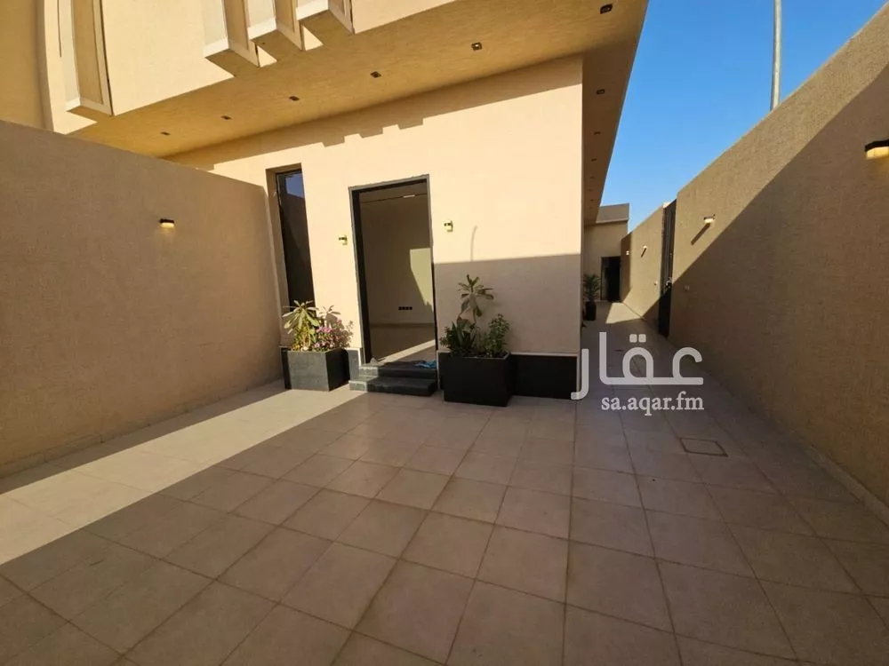 5 bedroom floor in Al Munsiyah 4
