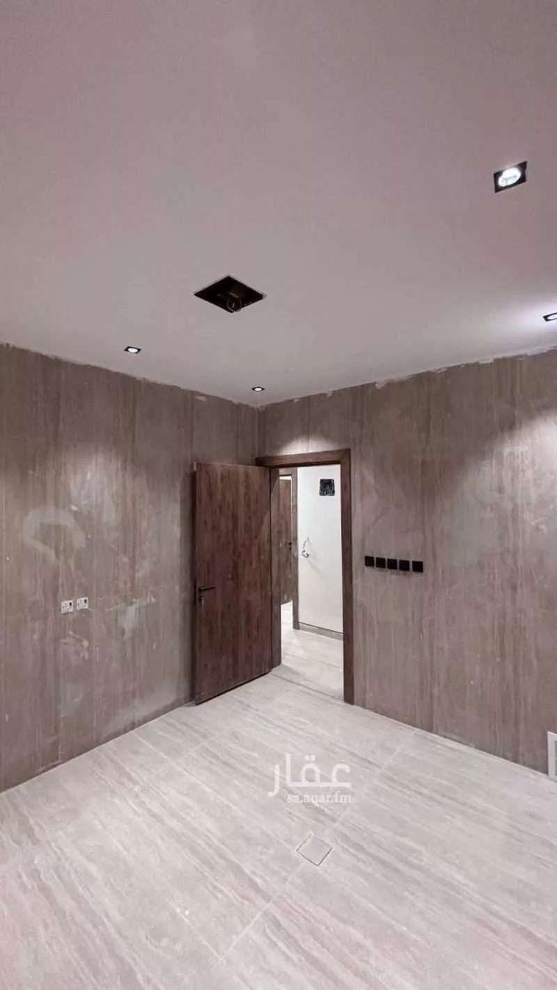 2 bedroom floor in Al Malaz 16