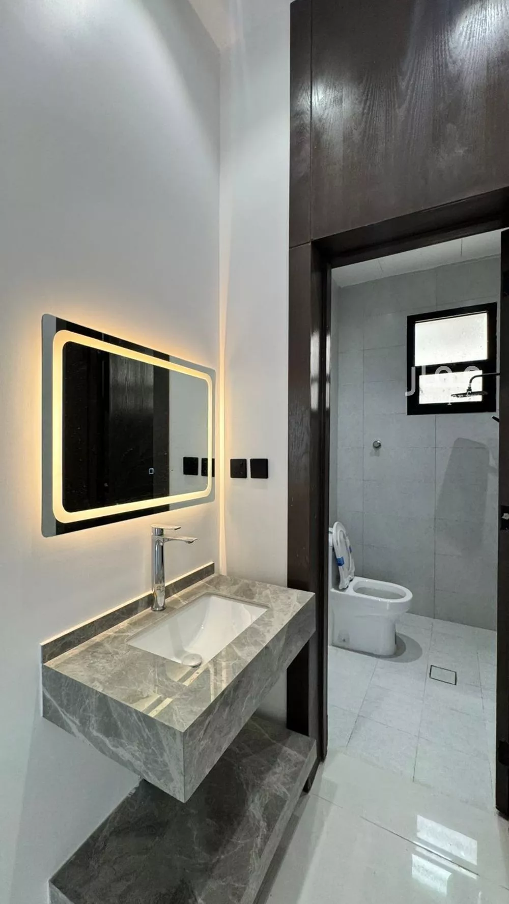5 bedroom floor in Al Janadriyah 2