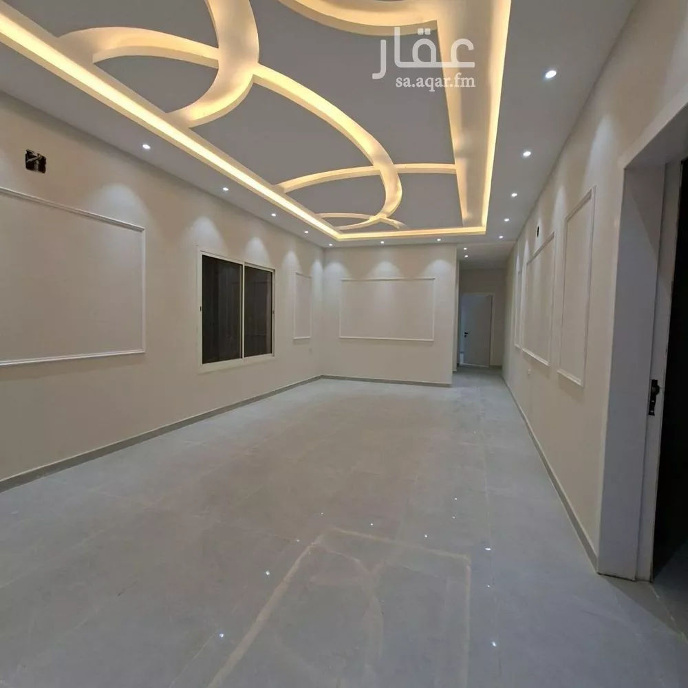 5 bedroom floor in Al Janadriyah 7