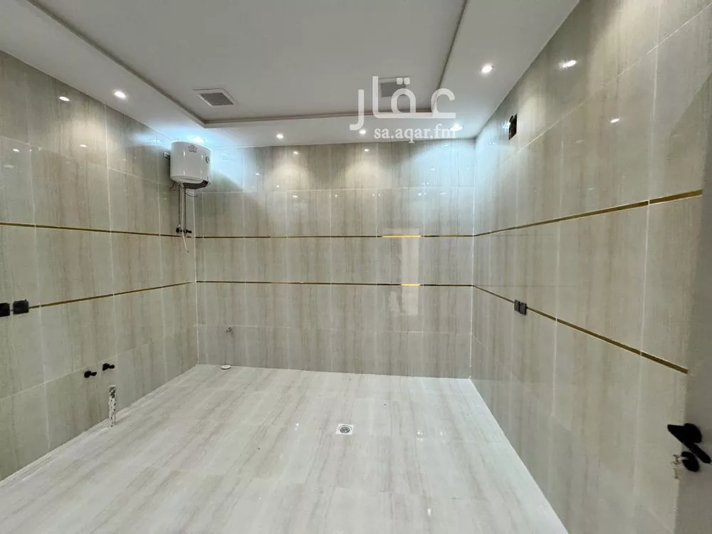 4 bedroom floor in Taibah 8