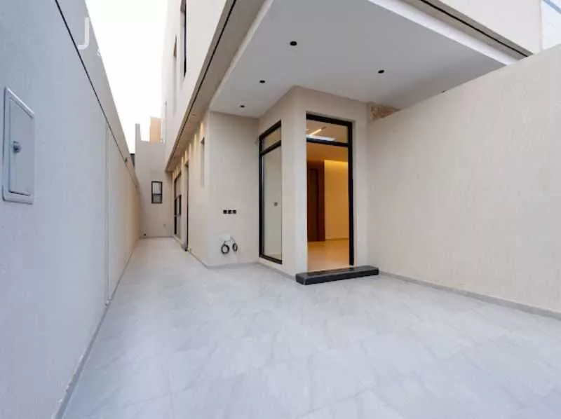 3 bedroom floor in Al Shuhada 9