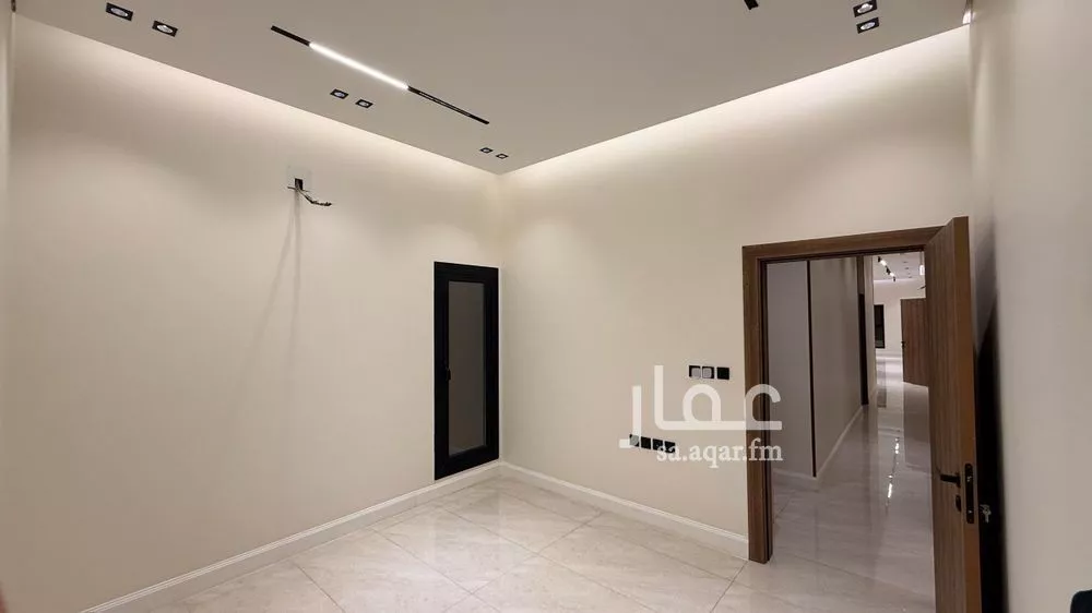 4 bedroom floor in Al Aridh 7