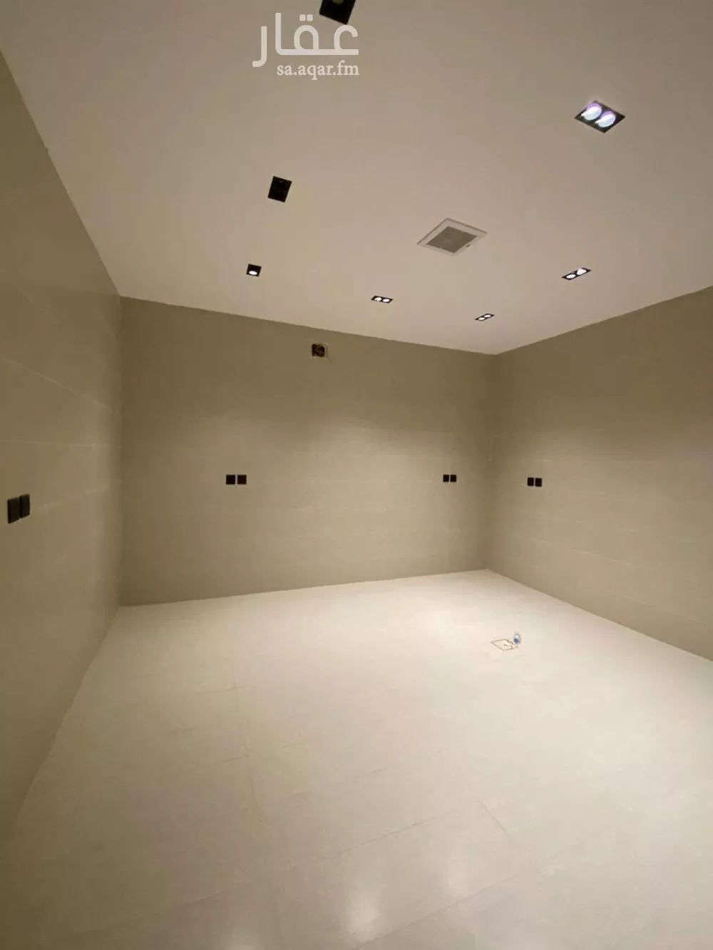 5 bedroom floor in Al Khaleej 6