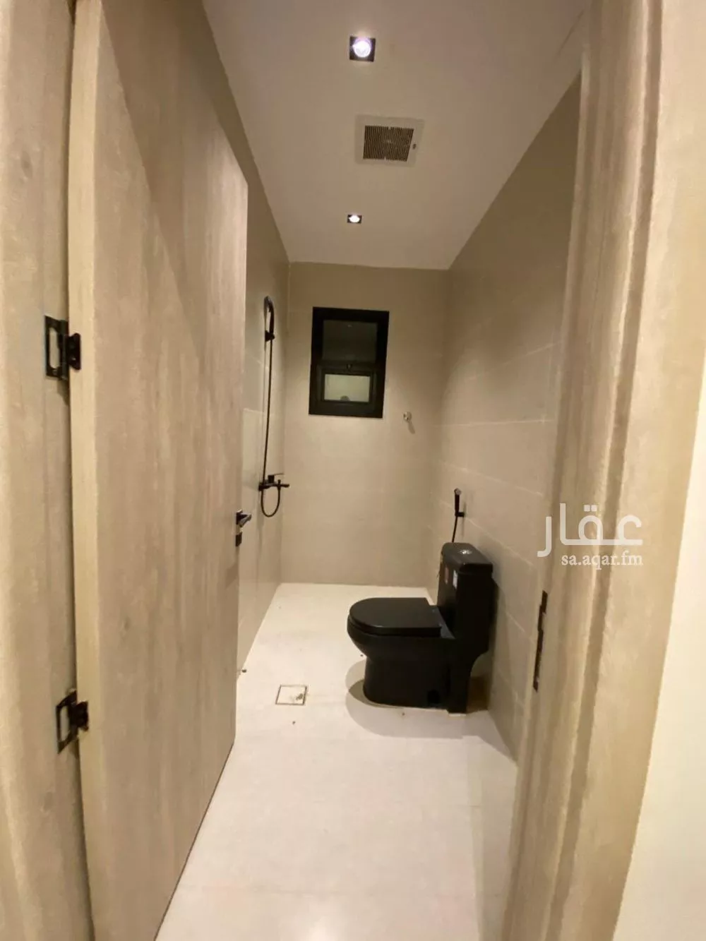 5 bedroom floor in Al Khaleej 9