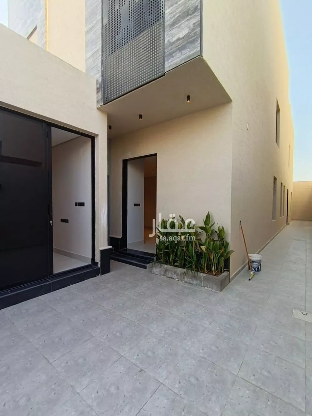 3 bedroom floor in Al Janadriyah 12