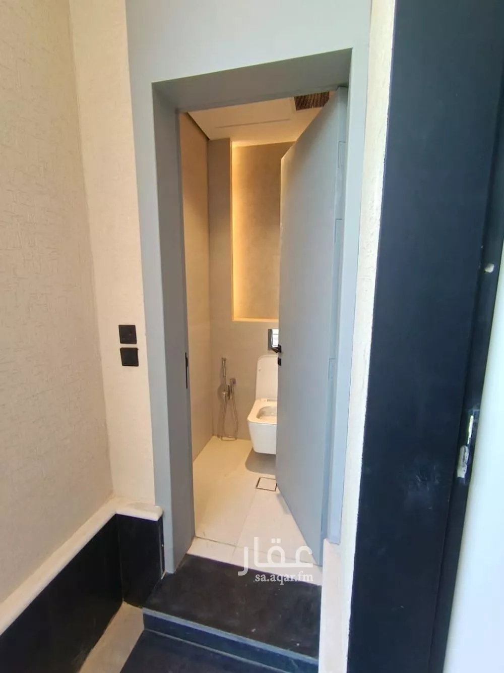 3 bedroom floor in Al Janadriyah 13