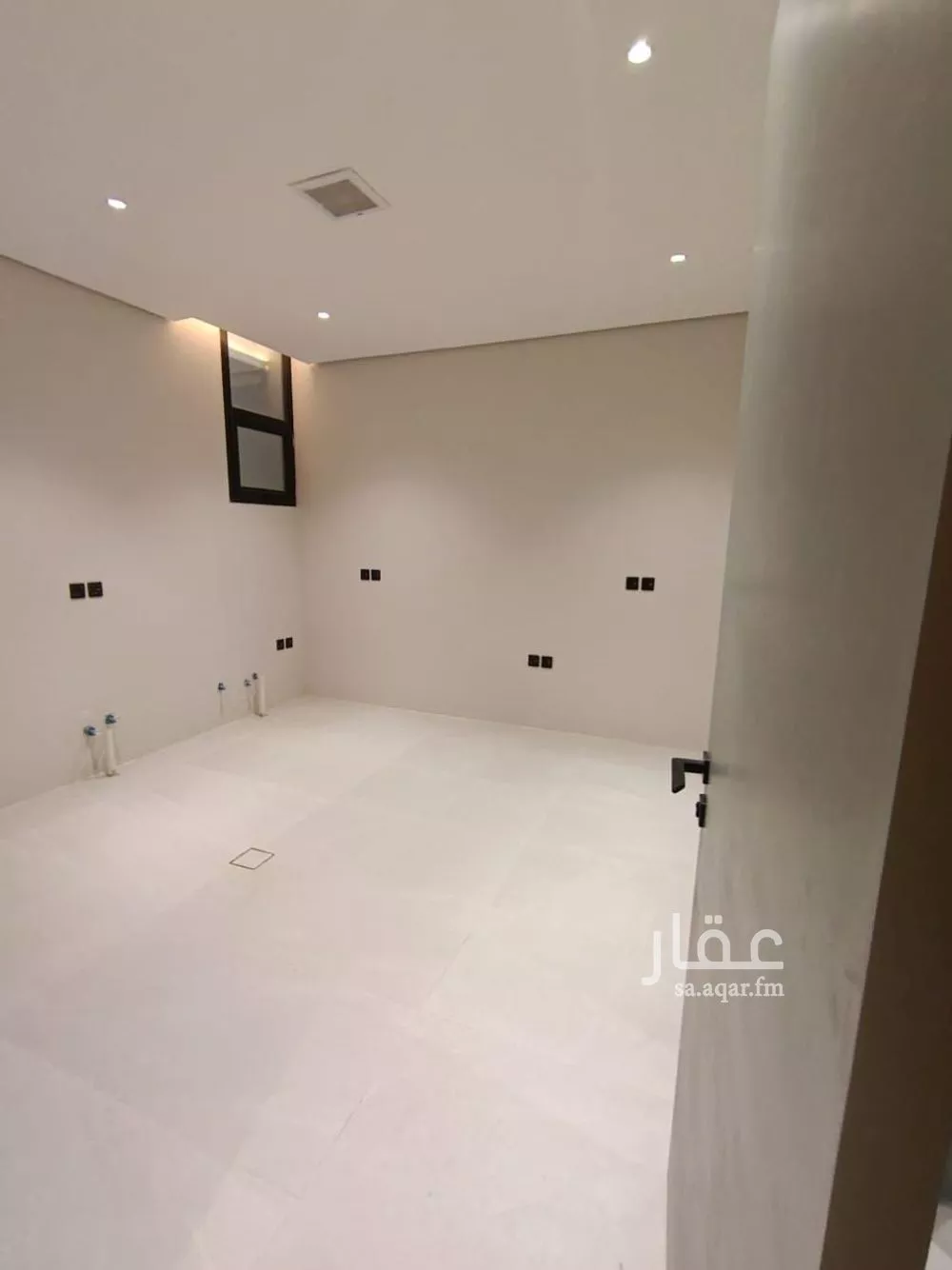 3 bedroom floor in Al Janadriyah 8