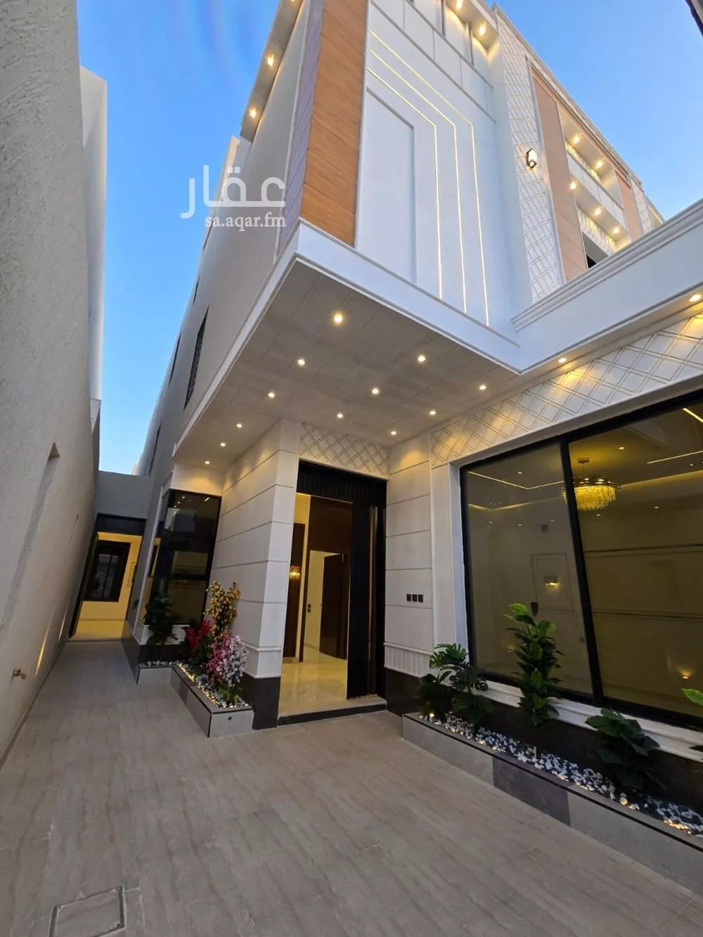 4 bedroom floor in Al Janadriyah 18