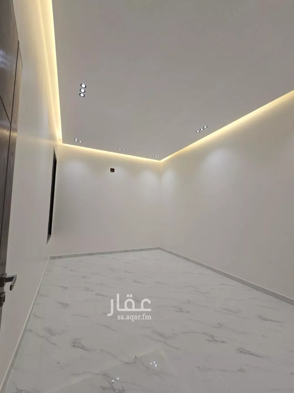 4 bedroom floor in Al Janadriyah 3