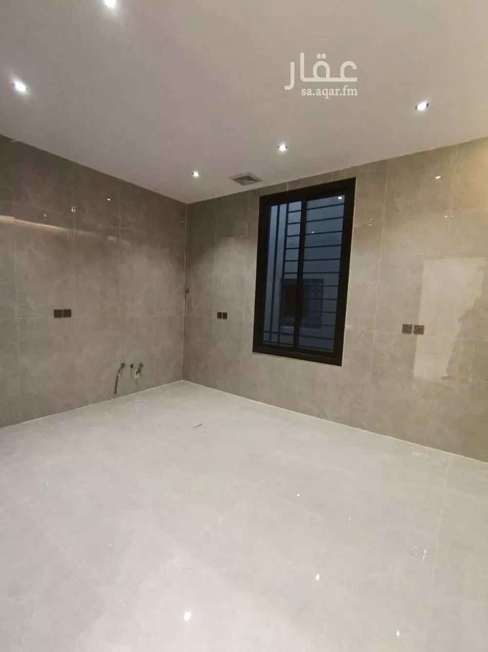 4 bedroom floor in Al Janadriyah 9
