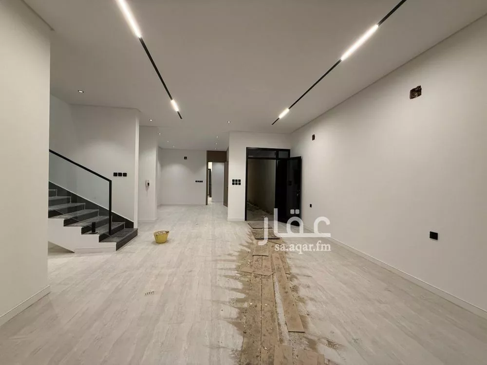 3 bedroom floor in As Suwaidi 11