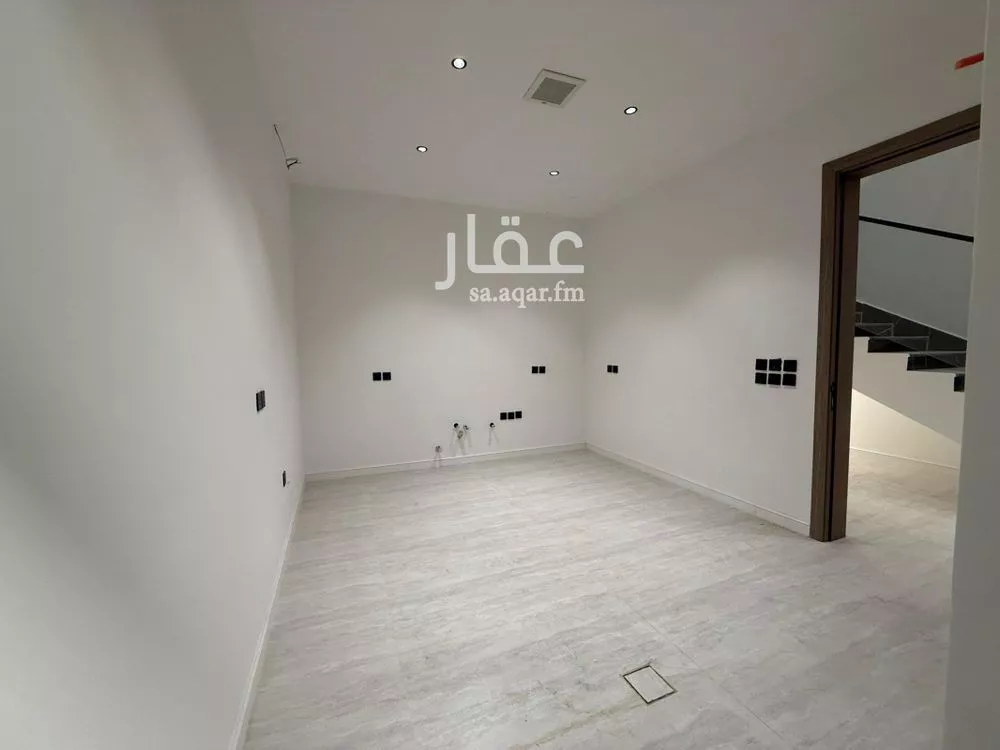 3 bedroom floor in As Suwaidi 5