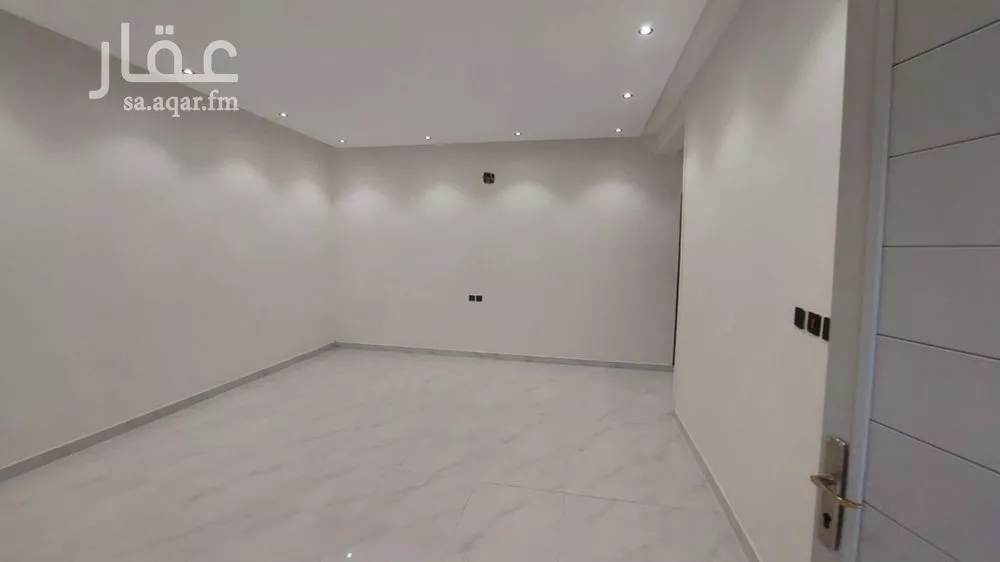 3 bedroom floor in Okaz 5