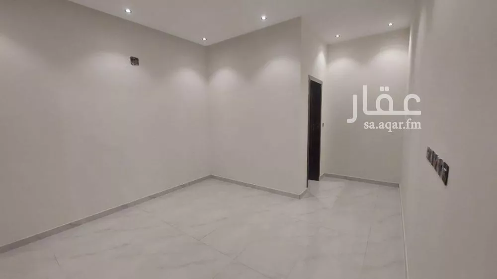 3 bedroom floor in Okaz 8