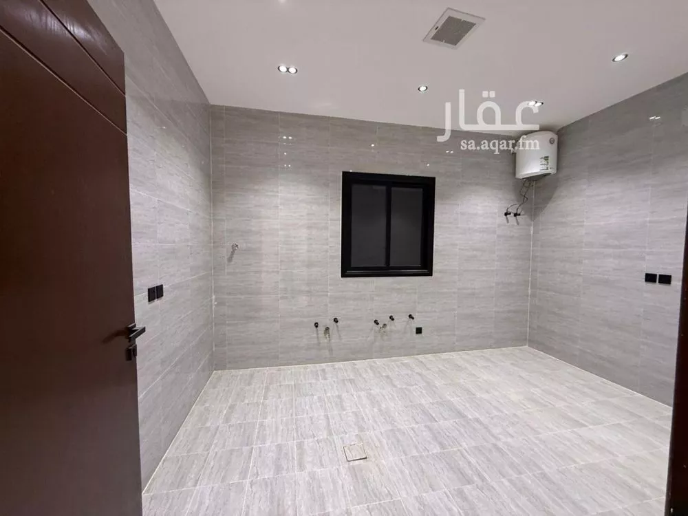 5 bedroom floor in Dahiat Namar 21