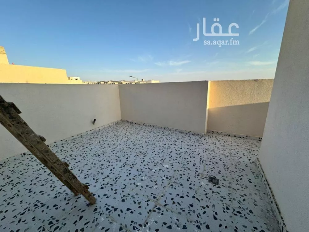 دور 4 غرف في طيبة 8