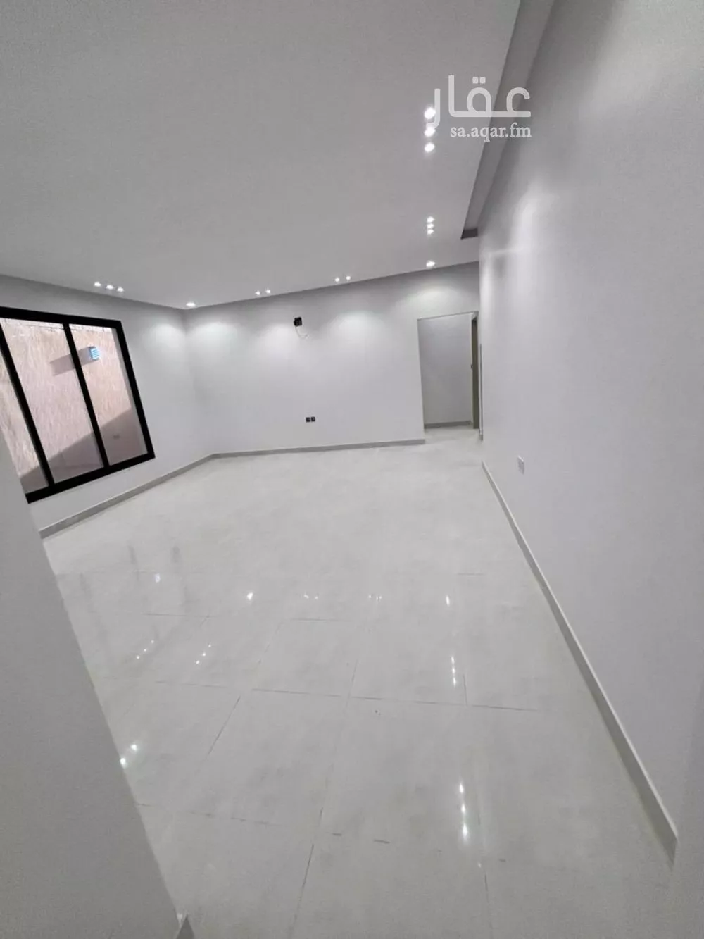 4 bedroom floor in Al Janadriyah 4