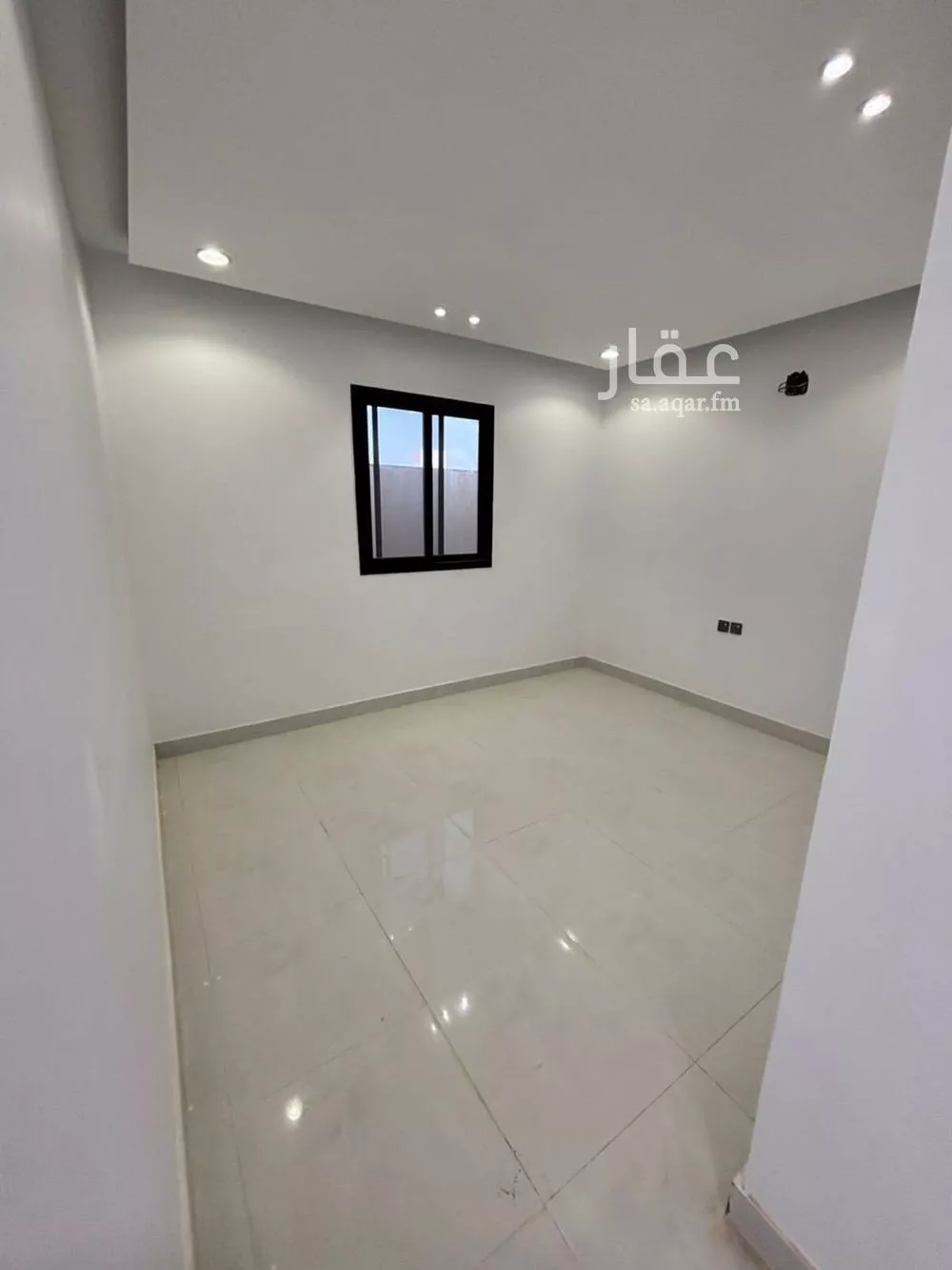 4 bedroom floor in Al Janadriyah 5