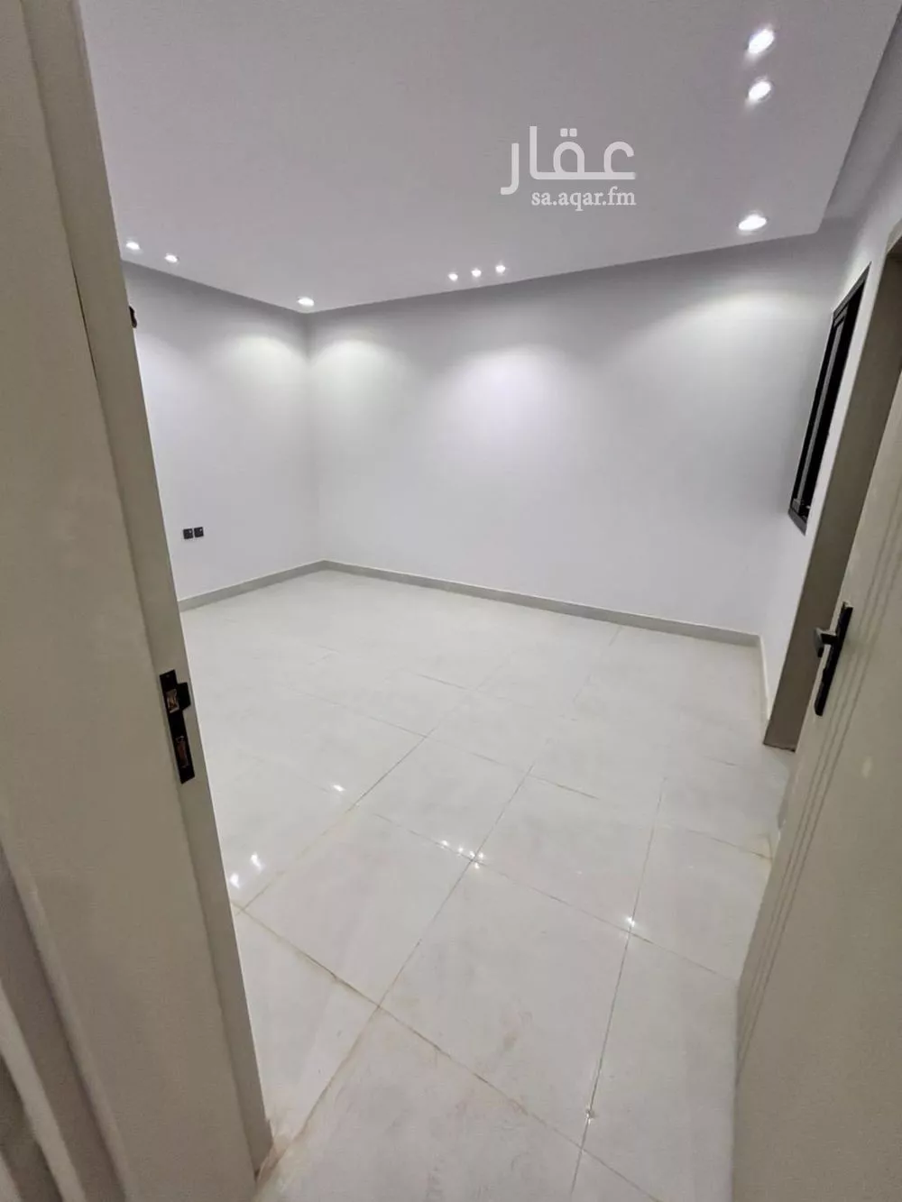 4 bedroom floor in Al Janadriyah 6