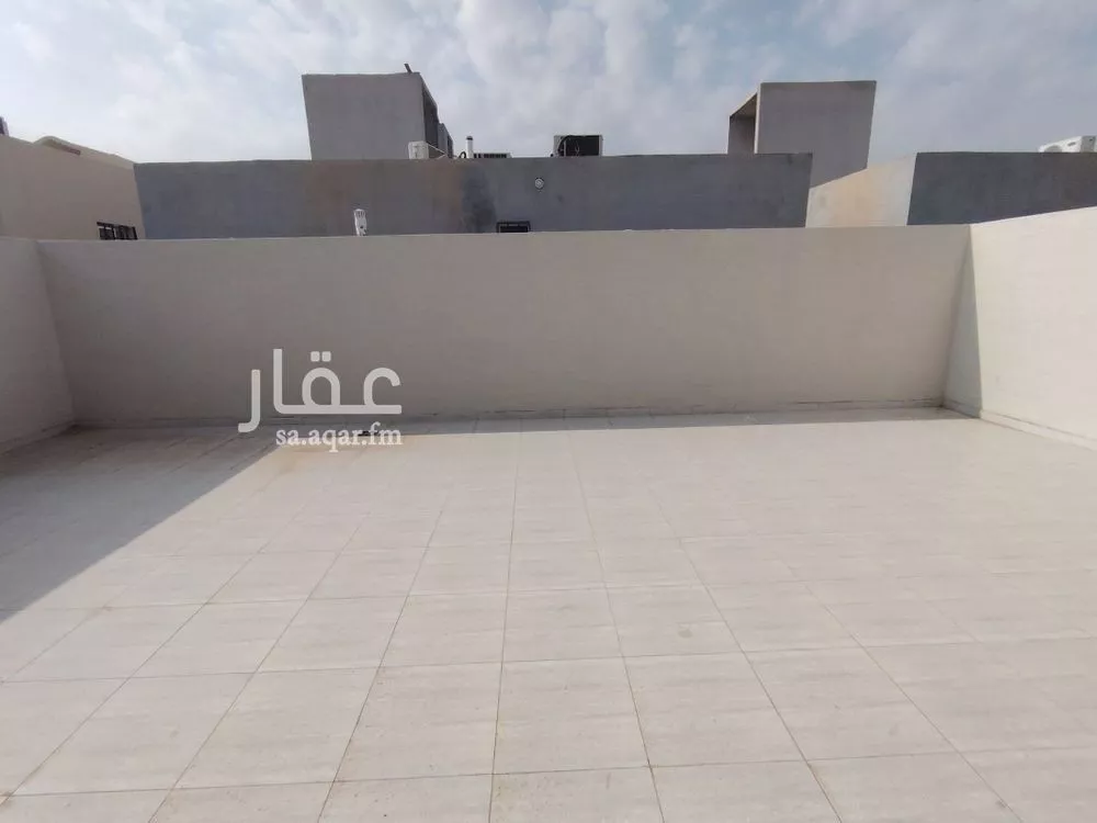 5 bedroom floor in Al Qadisiyah 5