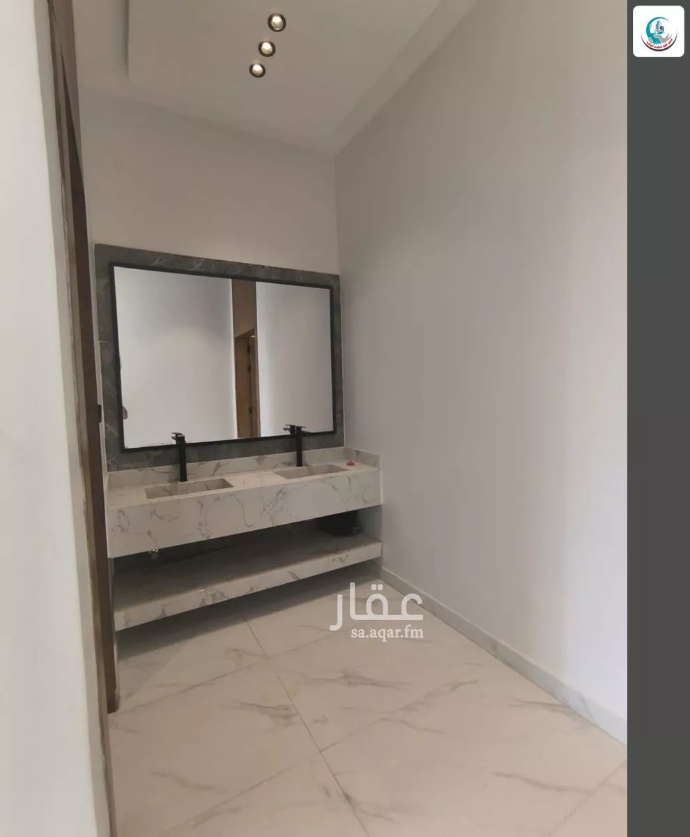 5 bedroom floor in Al Janadriyah 9
