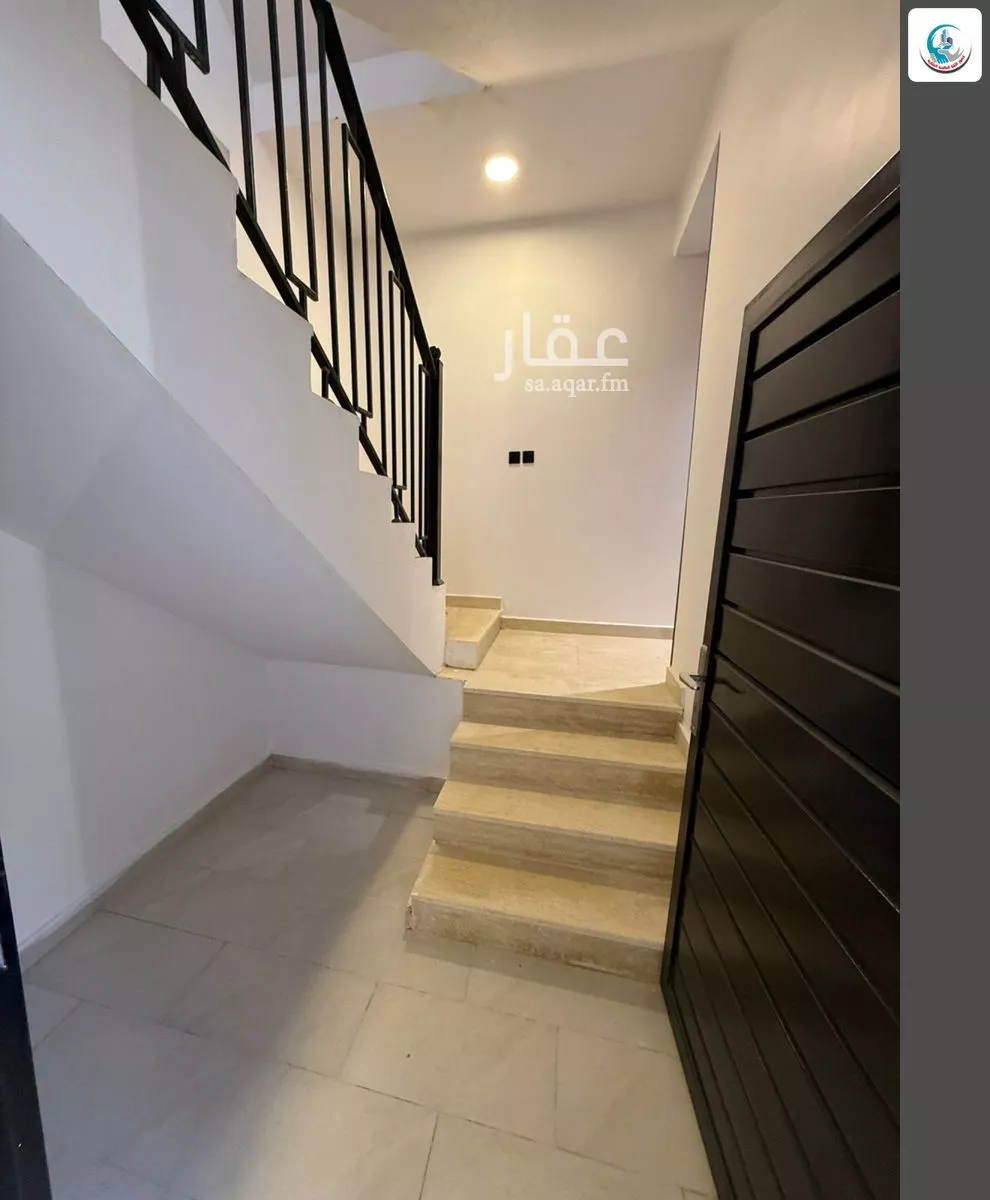 5 bedroom floor in Al Janadriyah 9