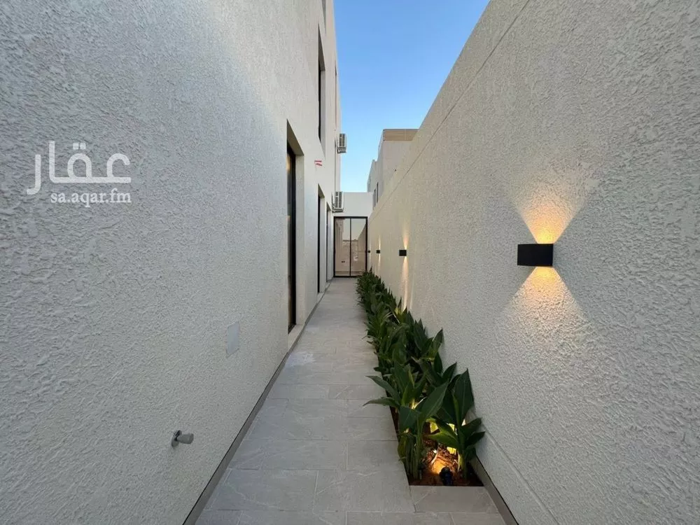 3 bedroom floor in Al Aridh 17