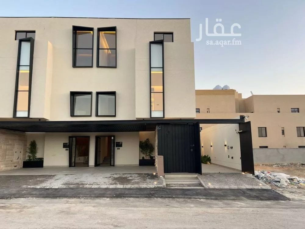 3 bedroom floor in Al Aridh 5