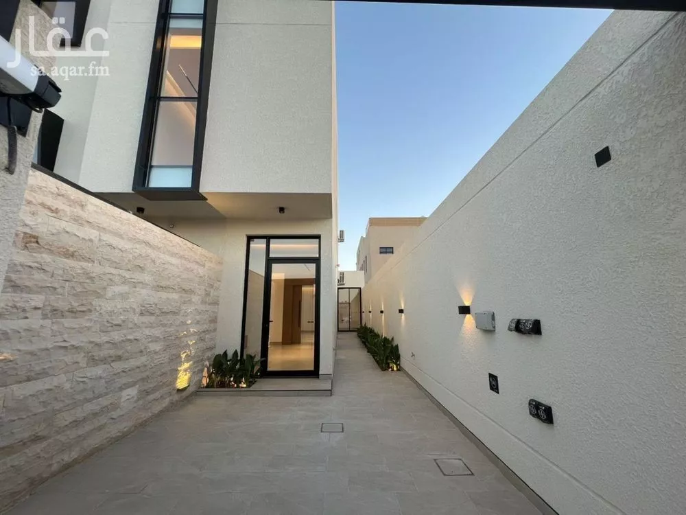 3 bedroom floor in Al Aridh 6