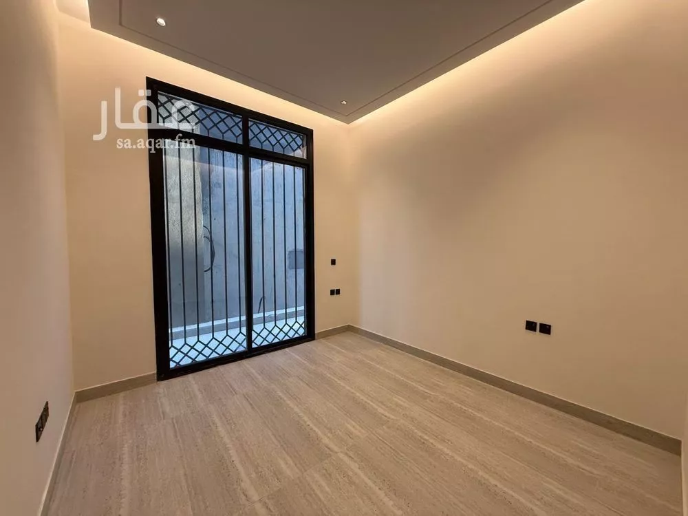 3 bedroom floor in Al Munsiyah 3