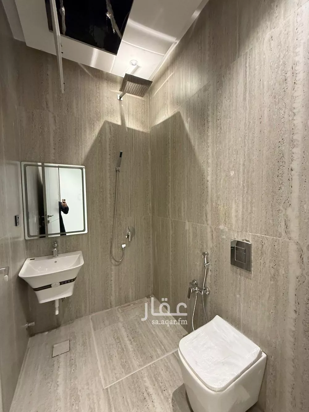 3 bedroom floor in Al Munsiyah 5