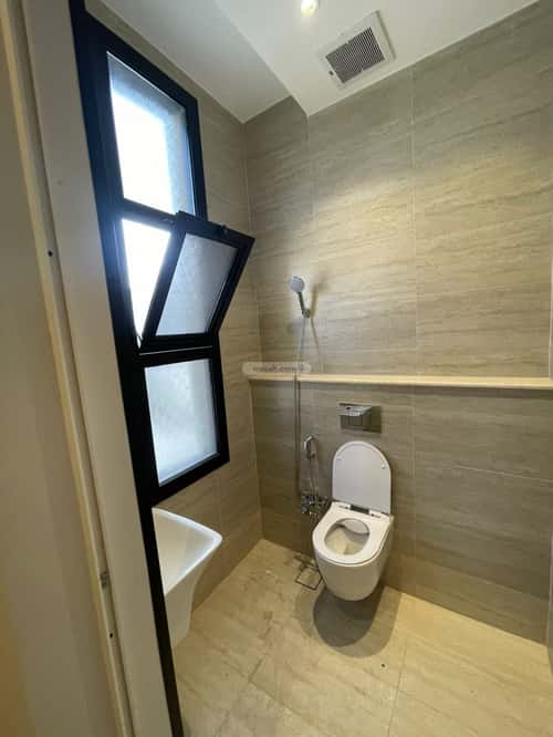 4 bedroom villa in Al Aridh 9