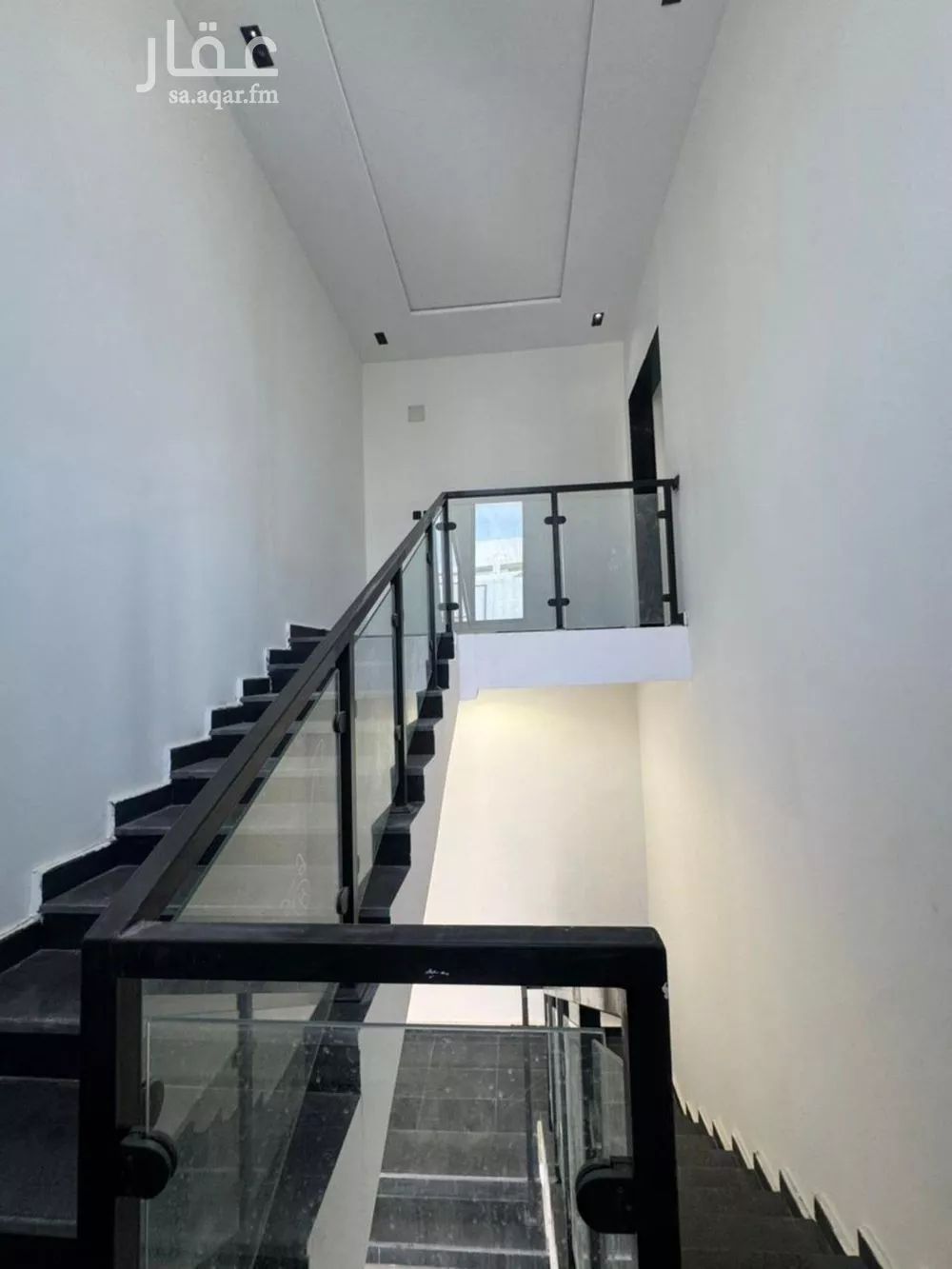 3 bedroom floor in Tuwaiq 10