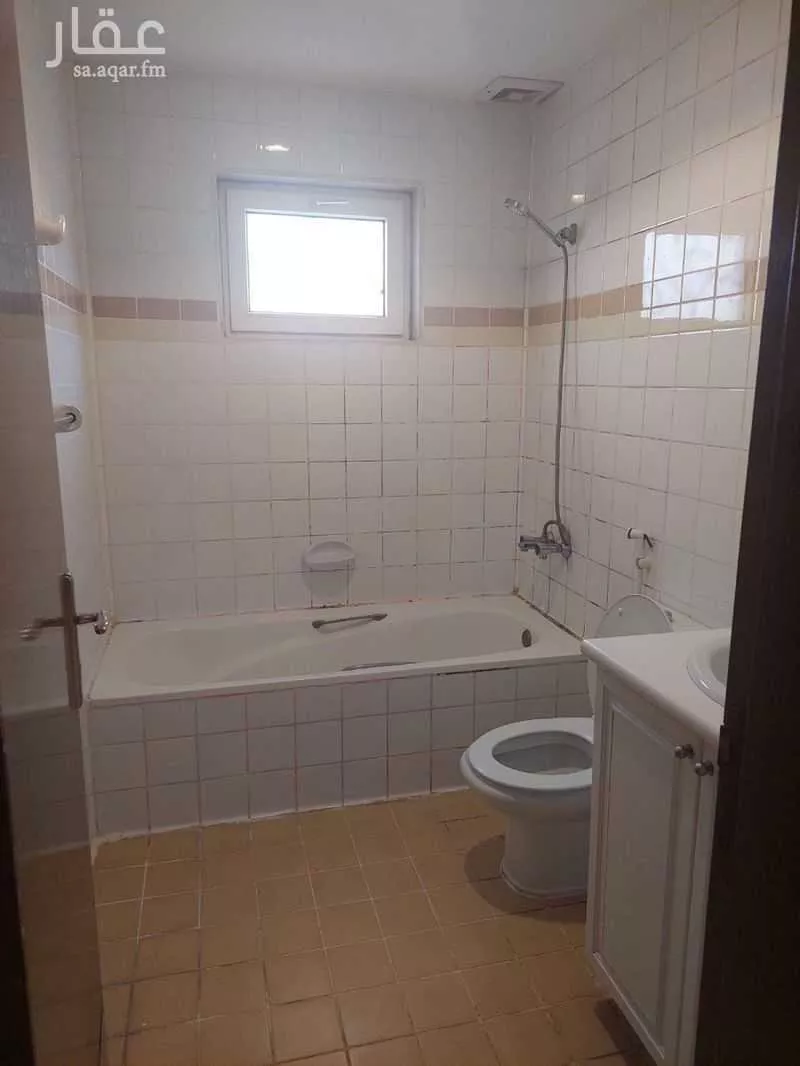 2 bedroom apartment in Al Sharafiyah, Jeddah 5