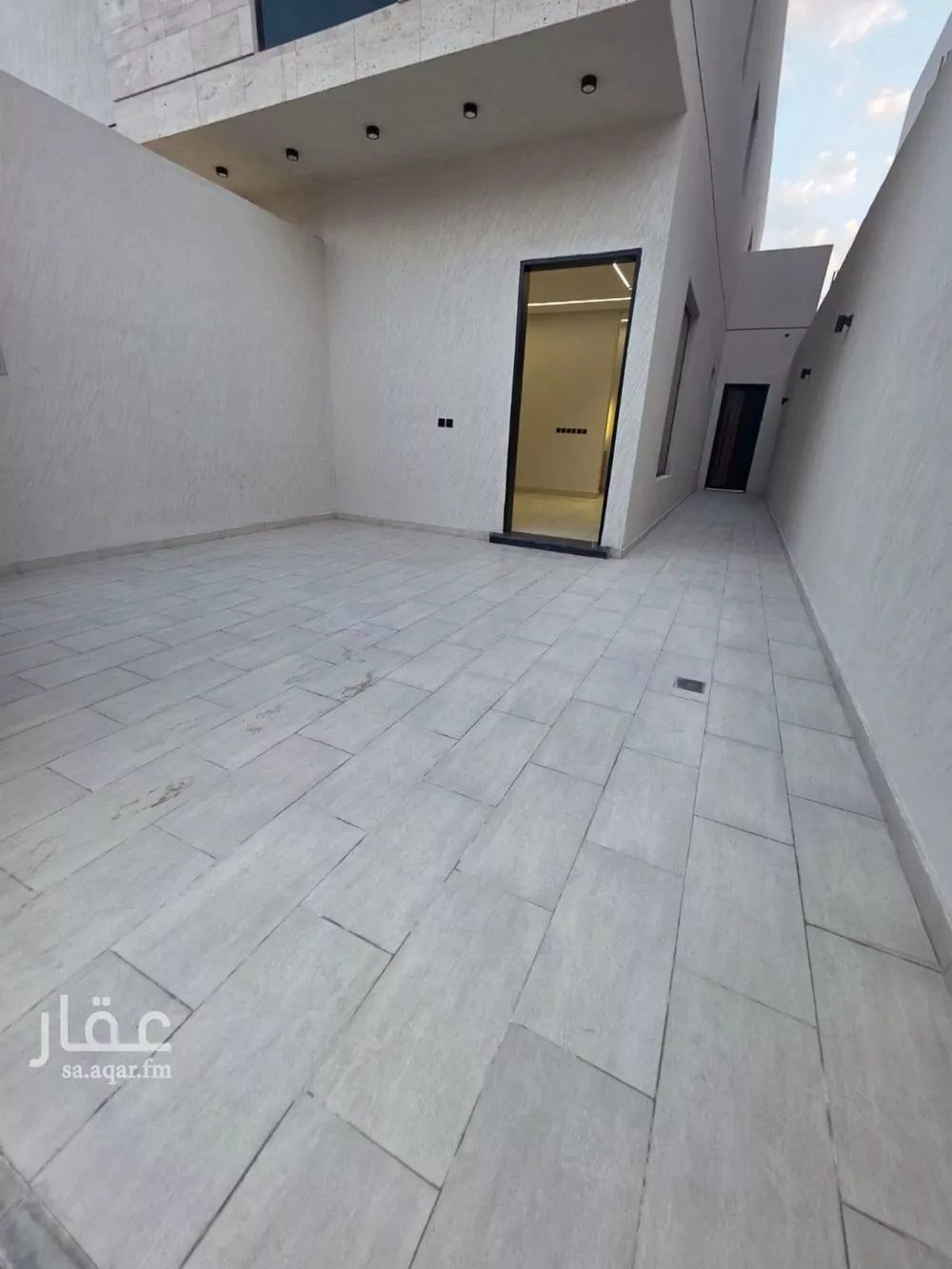 5 bedroom floor in Dhahrat Namar 10