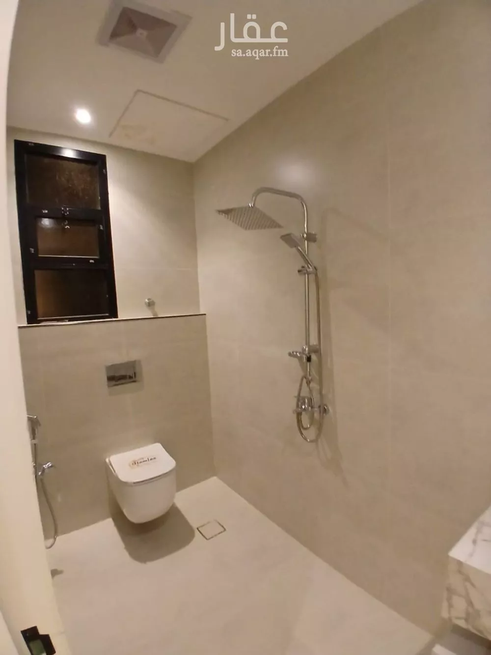 4 bedroom floor in Al Janadriyah 6