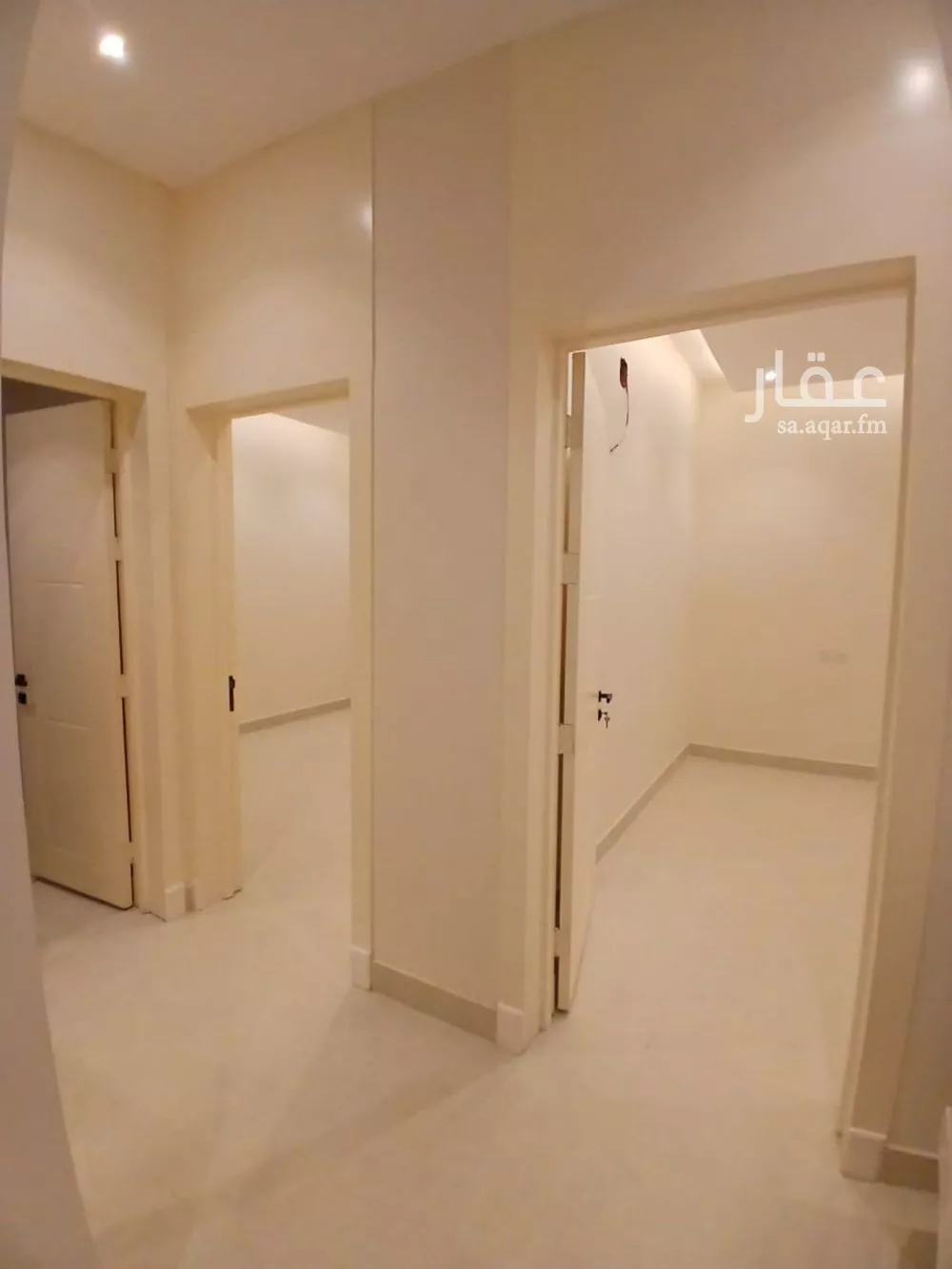 4 bedroom floor in Al Janadriyah 9