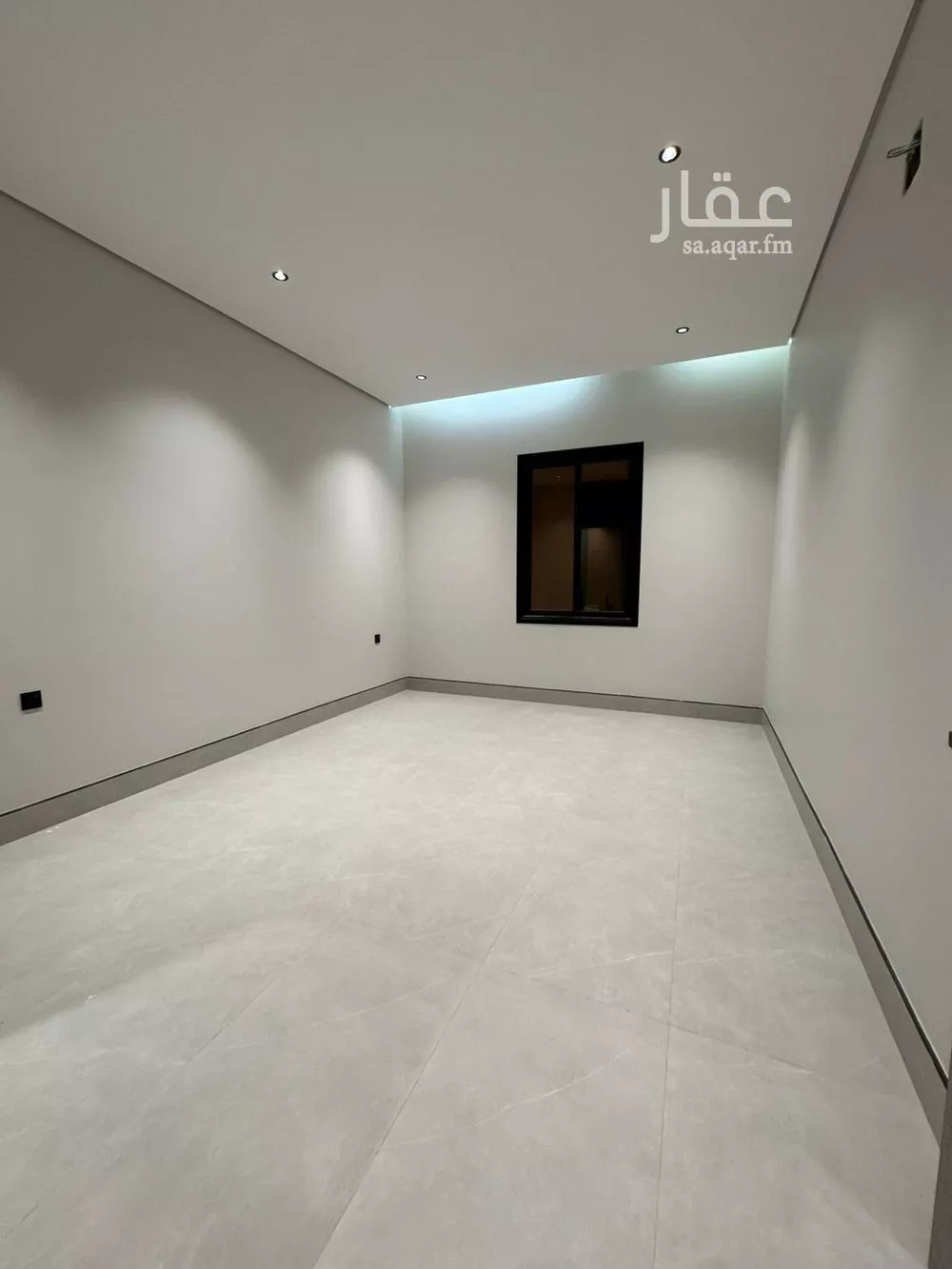 3 bedroom floor in Al Maizilah 2
