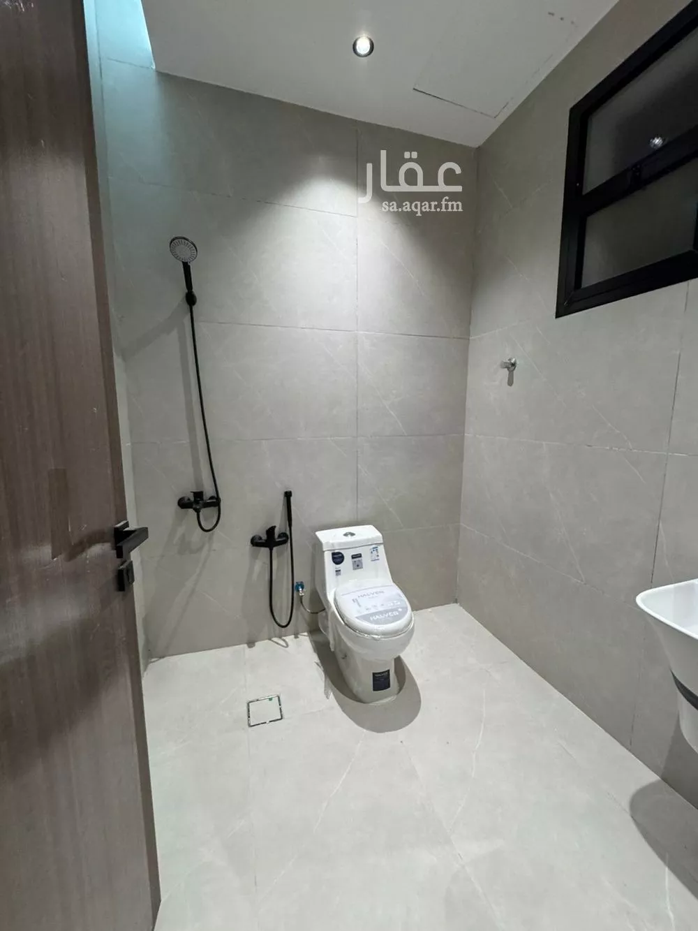 3 bedroom floor in Al Maizilah 6