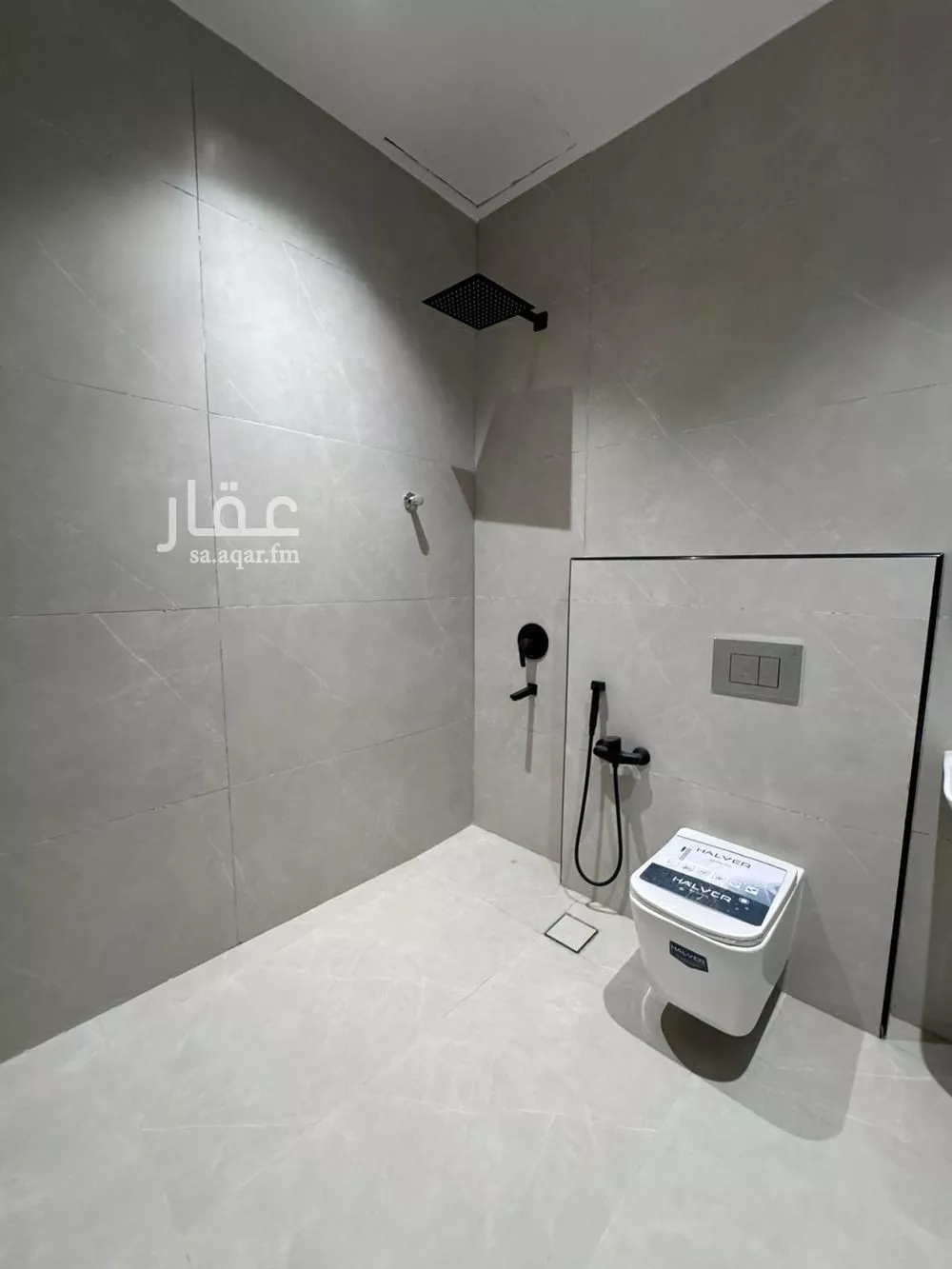 3 bedroom floor in Al Maizilah 7