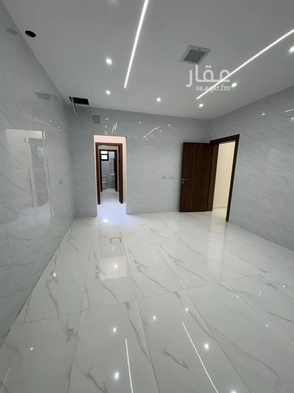 دور 6 غرف في السعادة 23