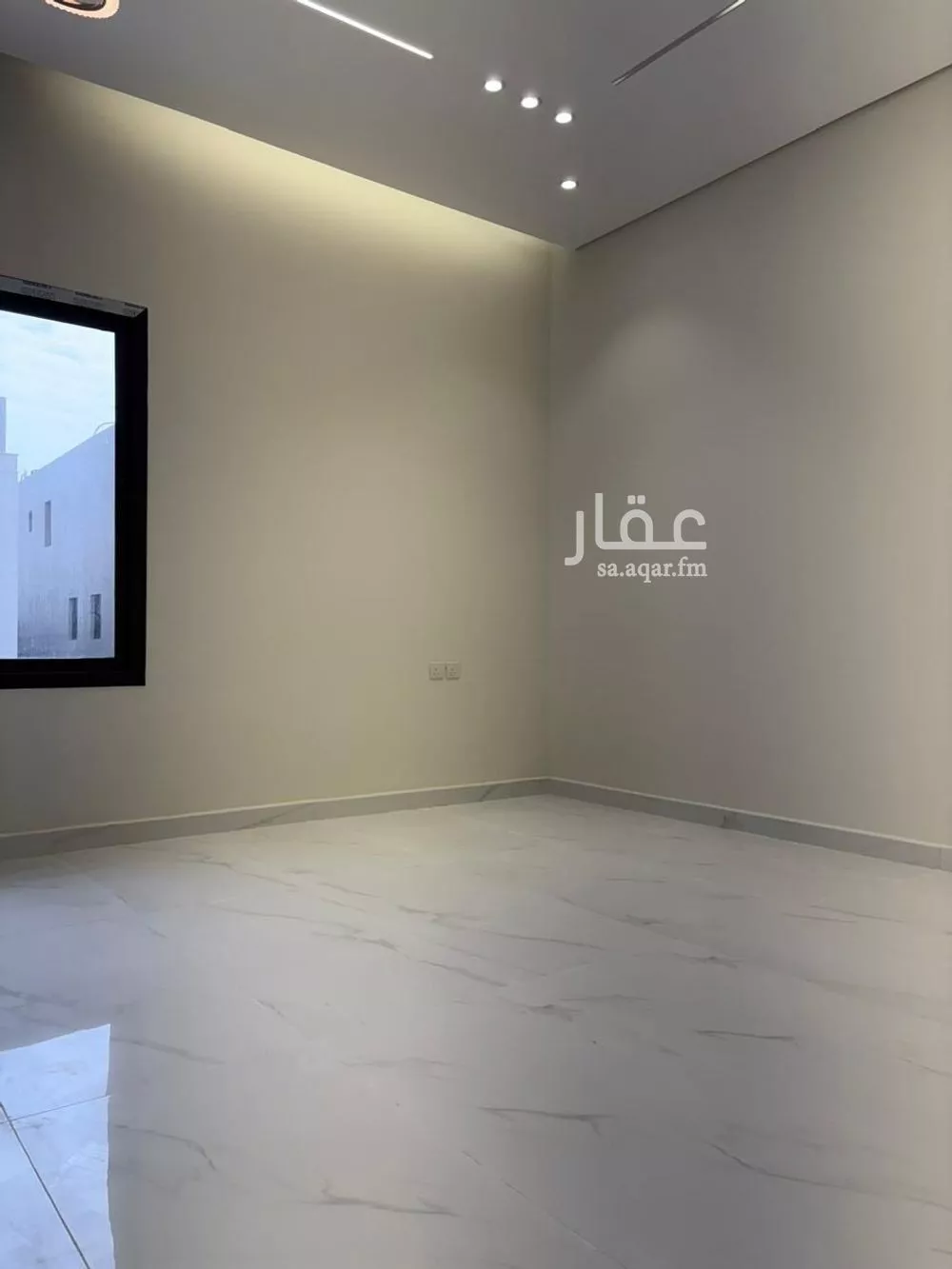 دور 6 غرف في السعادة 44