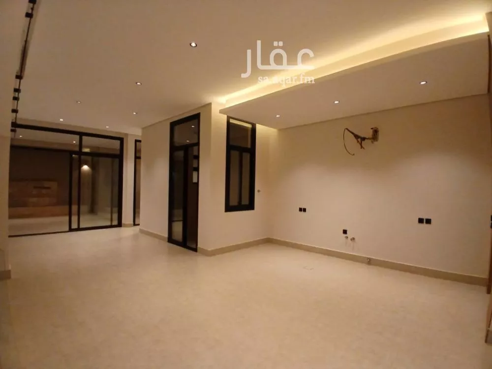 4 bedroom floor in Al Munsiyah 5