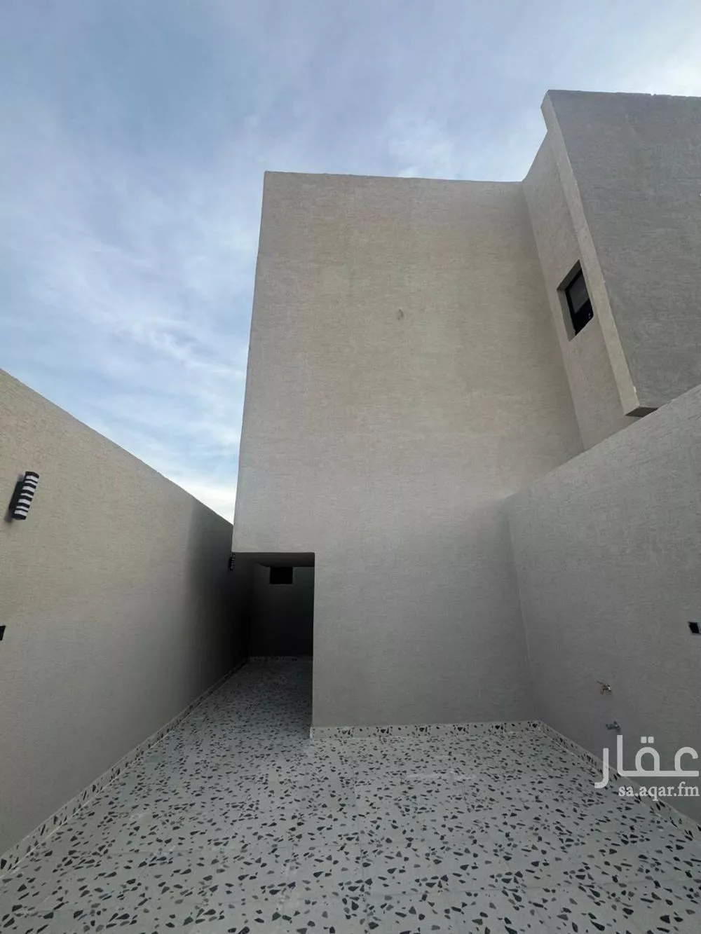 دور 6 غرف في طيبة 10