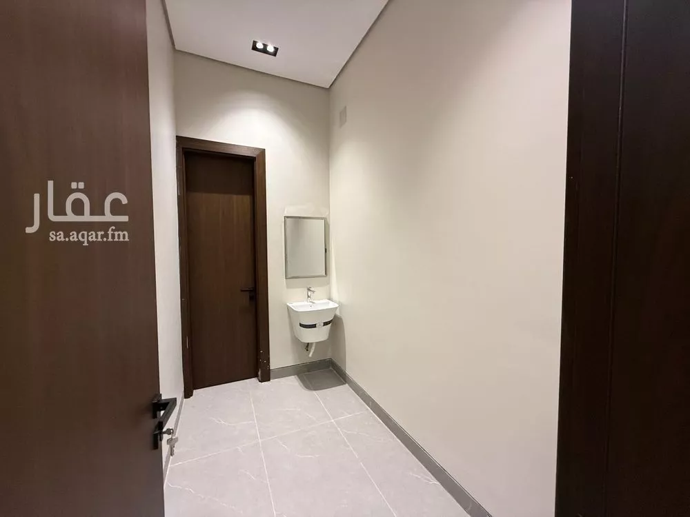 5 bedroom floor in Ishbiliyah 8