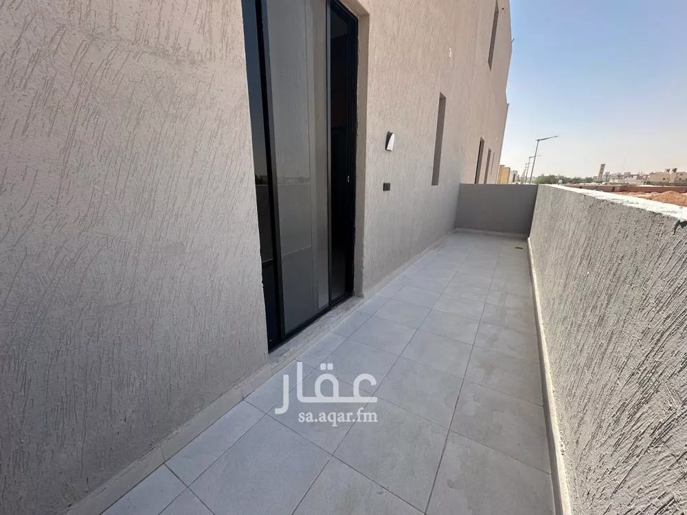 4 bedroom floor in Al Janadriyah 12