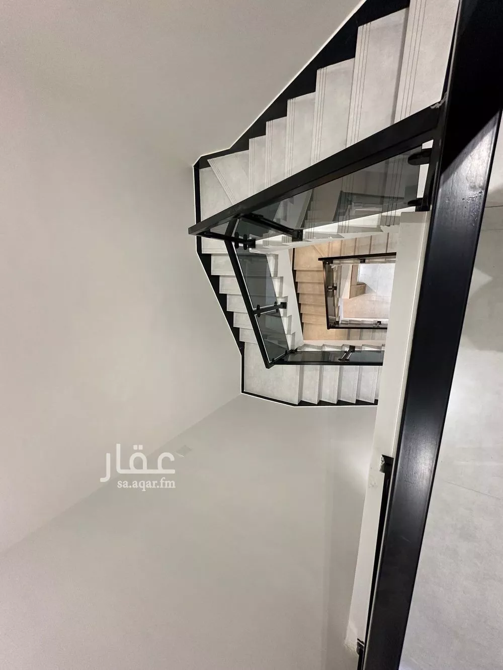 4 bedroom floor in Al Janadriyah 13